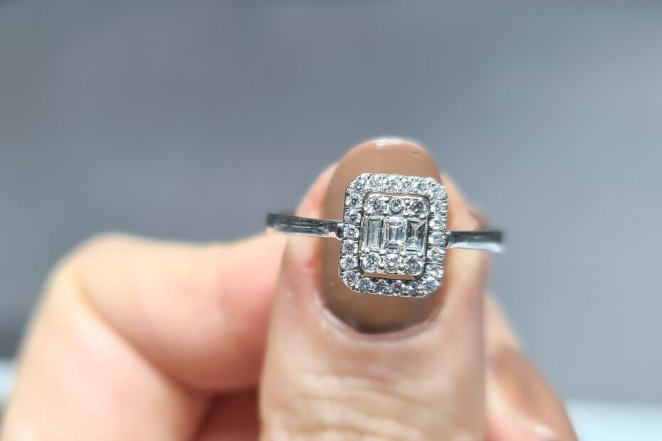 2.El Pırlanta 0,22 Karat Baget Yüzük X007043