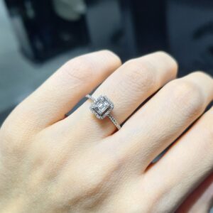 2.El Pırlanta 0,25 Karat Zen Damgalı Baget Yüzük X007050