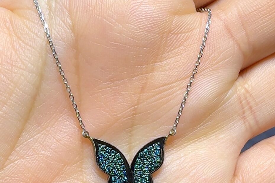 2.El Pırlanta 0,30 Karat Mavi Pırlanta Kelebek Kolye X007087