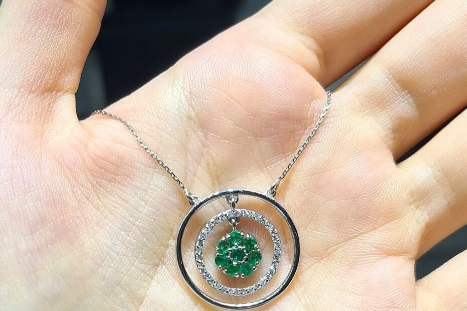 2.El Pırlanta 0,53 Karat Pırlanta ve Zümrüt Kolye KK00157