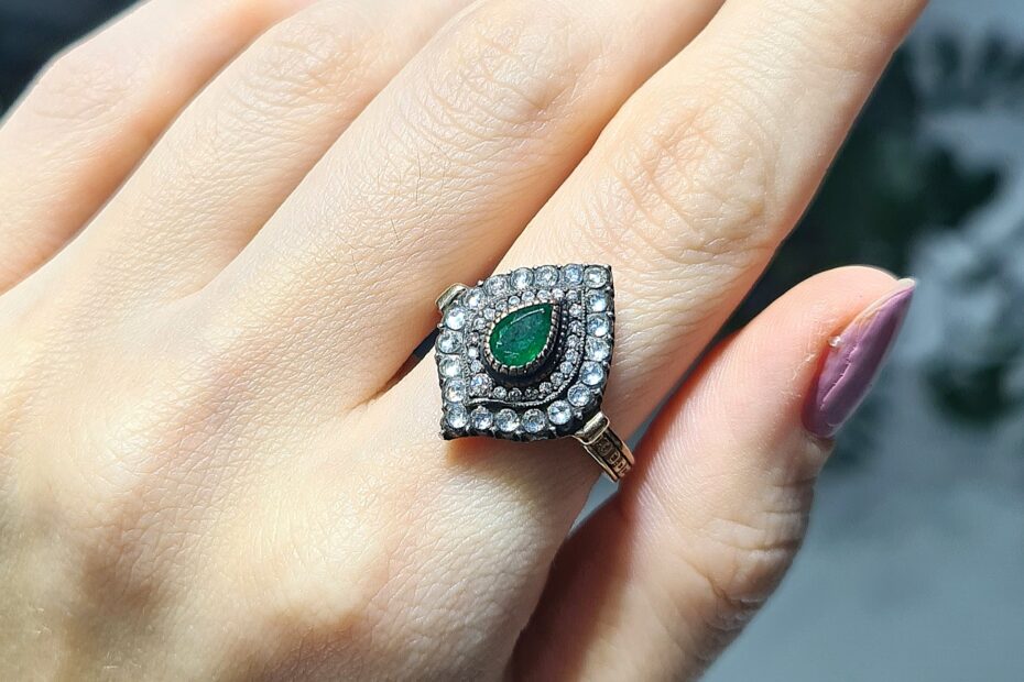 2.El Pırlanta 0,97 Karat Elmas ve Zümrüt Yüzük KK00151