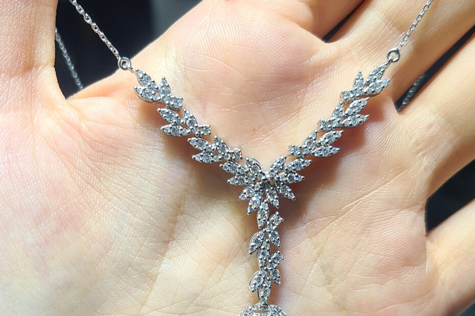 2.El Pırlanta 1,30 Karat Baget Kolye X007102