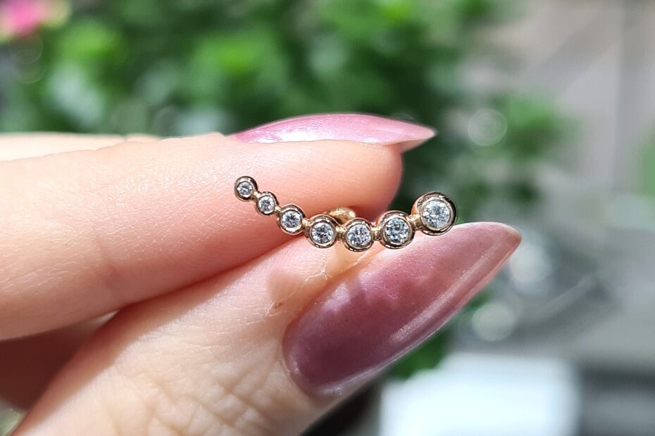 2.El Pırlanta 0,04 Karat 7 Taşlı Tek Küpe X007380