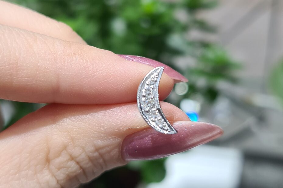 2.El Pırlanta 0,07 Karat Hilal Küpe X007295