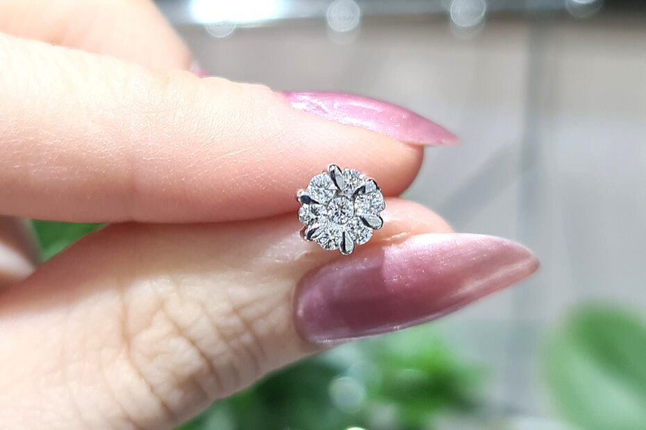 2.El Pırlanta 0,20 Karat Zen Damgalı Coronet Tek Küpe X007312