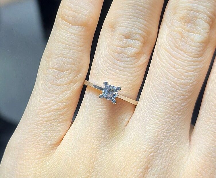 2.El Pırlanta 0,30 Karat Sina Pırlanta Sertifikalı Tektaş Yüzük X007373