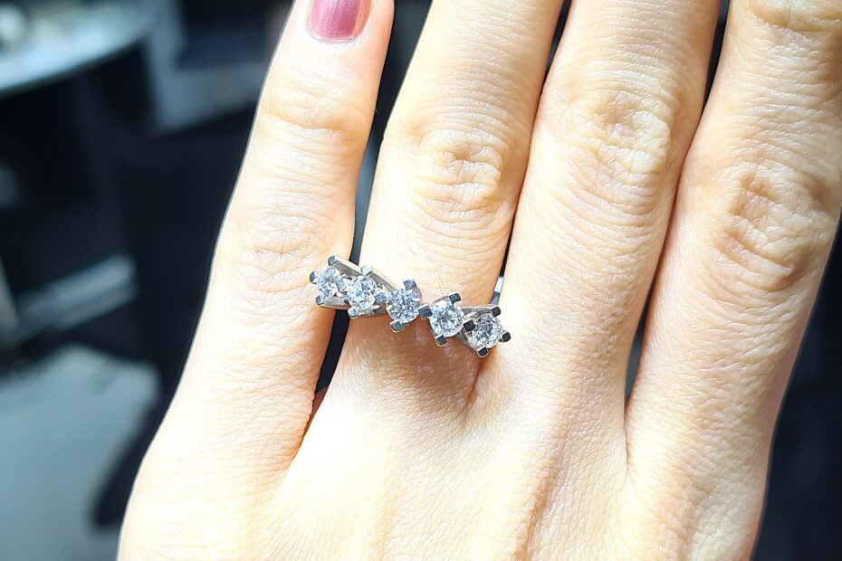 2.El Pırlanta 1,01 Karat D-E Renk HRD Sertifikalı Beştaş Yüzük X007398