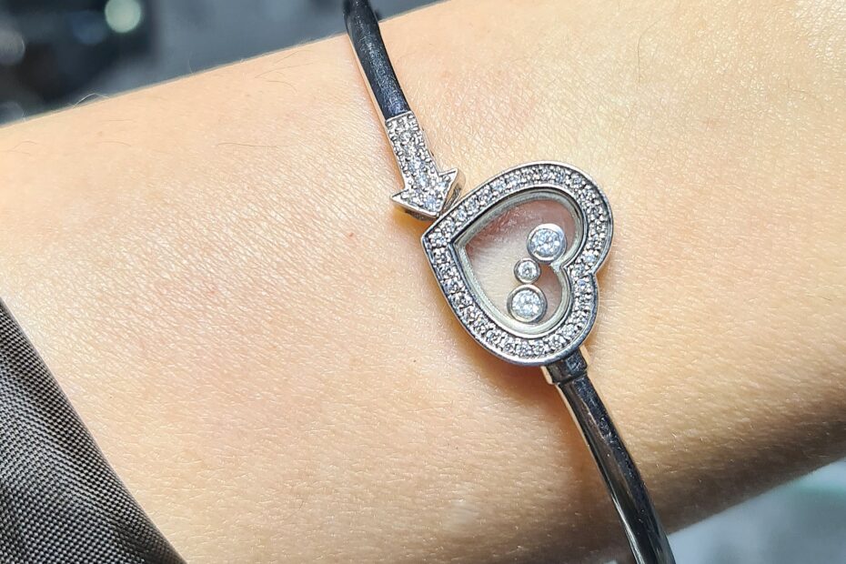 2.El Pırlanta 0,30 Karat Kalp Desenli Kelepçe Bileklik X007529