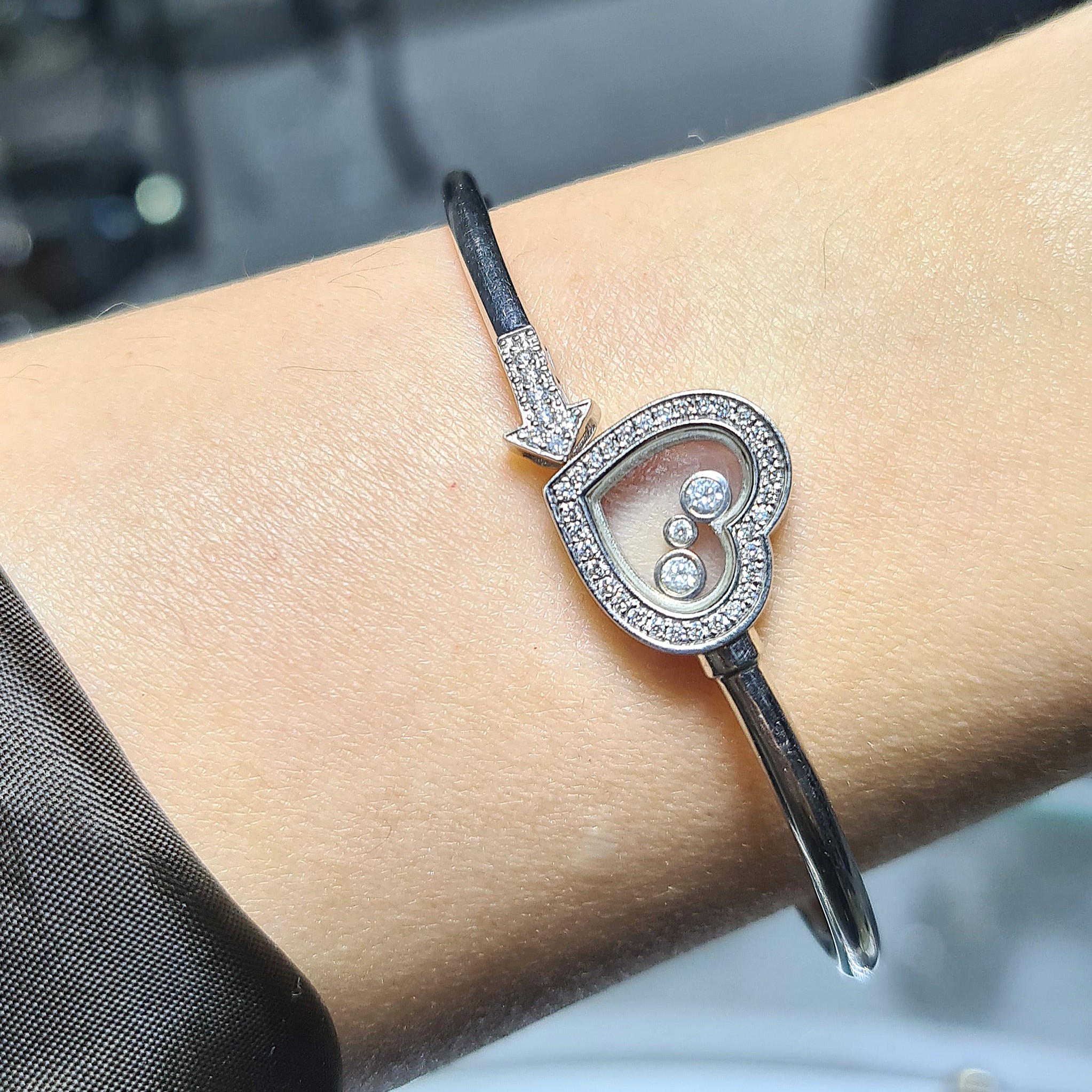 2.El Pırlanta 0,30 Karat Kalp Desenli Kelepçe Bileklik X007529