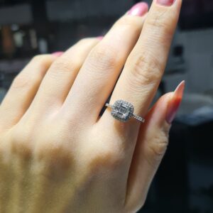2.El Pırlanta 0,34 Karat D Diamond Sertifikalı Baget Yüzük X007444