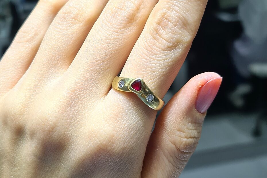 2.El Pırlanta 0,35 Karat Yakut ve Pırlanta Yüzük Alm1183