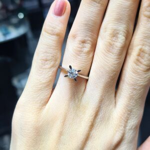 2.El Pırlanta 0,50 Karat HRD Sertifikalı Tektaş Yüzük X007501