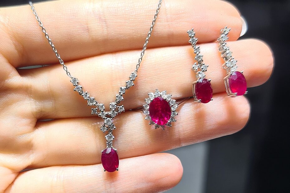 2.El Pırlanta 1,78 Karat Pırlanta & Yakut Kolye-Küpe-Yüzük Set X007524-X007523-X007522