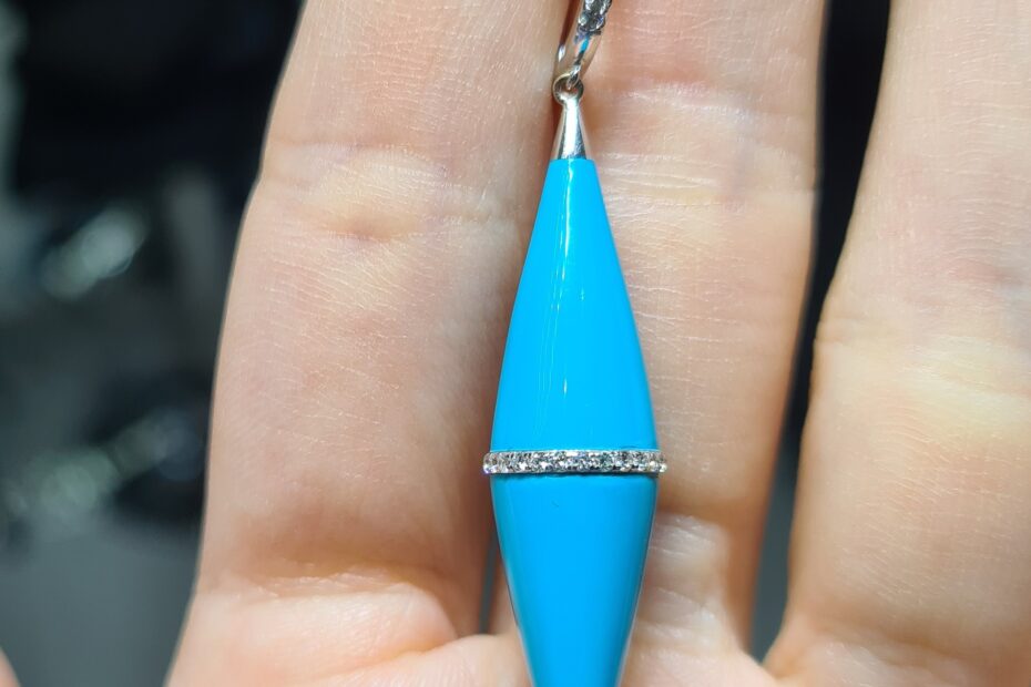 2.El Pırlanta 0,20 Karat Mavi Mineli Küpe X007553