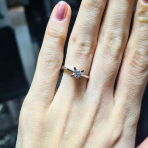 2.El Pırlanta 0,31 Karat D Renk HRD Sertifikalı Tektaş Yüzük X007607