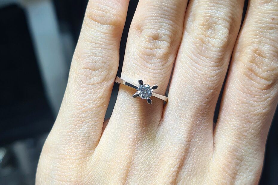 2.El Pırlanta 0,31 Karat D Renk HRD Sertifikalı Tektaş Yüzük X007607