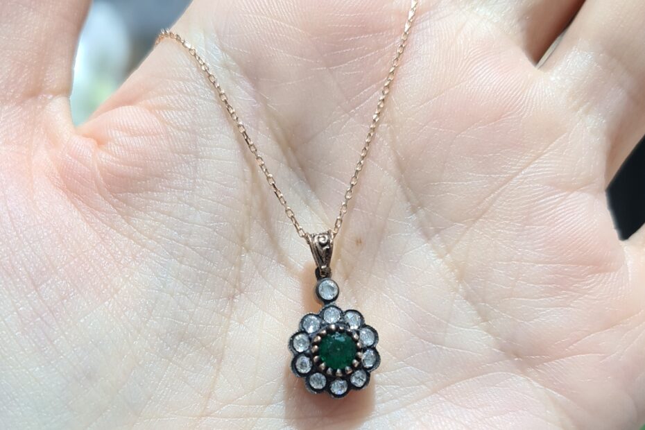 2.El Pırlanta 0,54 Karat Elmas & Zümrüt Kolye KK00176