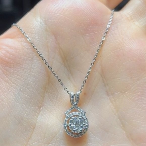 2.El Pırlanta 0,30 Karat Kolye X008060